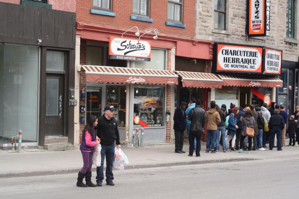 La charcuterie hébraïque Schwartz's à Montréal