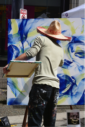 Thibault Sendra painting at Carnaval del Sol